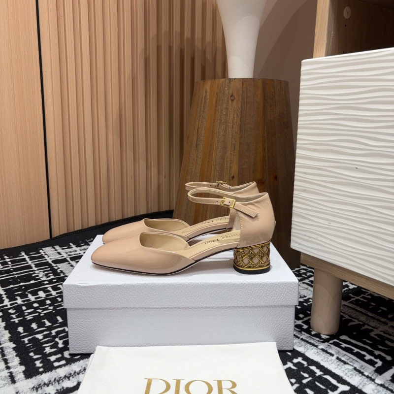 ch**an D*or sandals